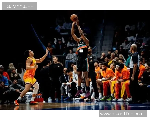 福克斯和巴恩斯带领马刺以111-101打败灰熊,星光熠熠的温班亚马和莫兰特缺席战役 福克斯和巴恩斯带领马刺以111-101打败灰熊,星光熠熠的温班亚马和莫兰特缺席战役